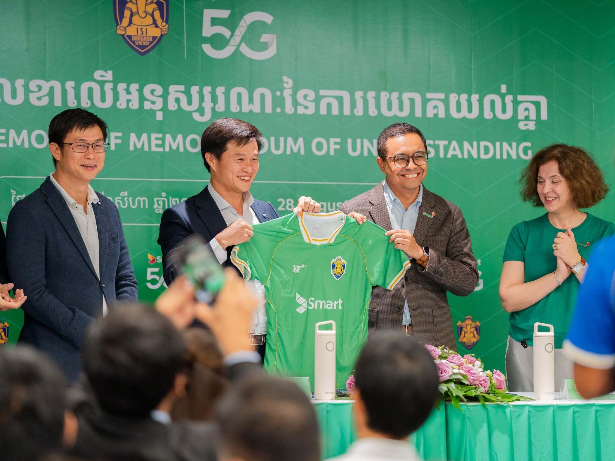 Smart Axiata and ISI Group Launch Strategic Partnership Through ISI Dangkor Senchey FC Sponsorship