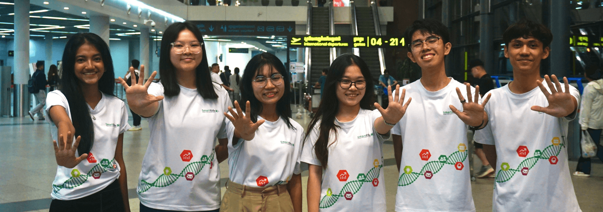 Smart Axiata empowers SmartEdu USDP top performers with insightful tech trip to Vietnam